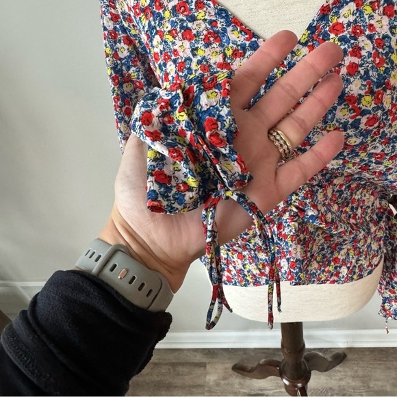 NWT! V-Neck Gather Front and Smocked Back Dainty Floral Top with Ties on Cuff - Picture 8 of 10